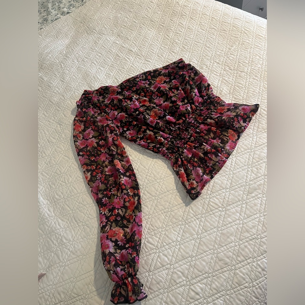 Falling love one shoulder top